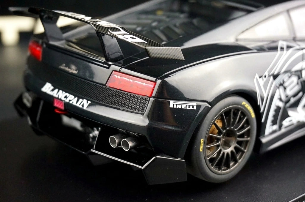 AutoArt Lamborghini 2009 Gallardo LP560-4 طلاء سوبر تروفيو بلانبان 1:18 – نموذج معدني قابل للجمع مصبوب.