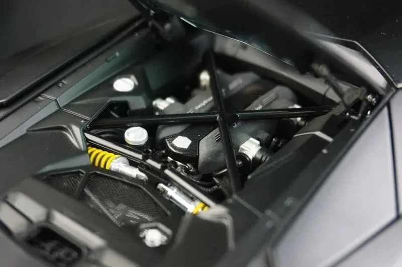 AutoArt Lamborghini 2011 Aventador LP700-4 بلاك 1:18 – نموذج معدني قابل للجمع