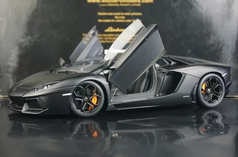 AutoArt Lamborghini 2011 Aventador LP700-4 بلاك 1:18 – نموذج معدني قابل للجمع