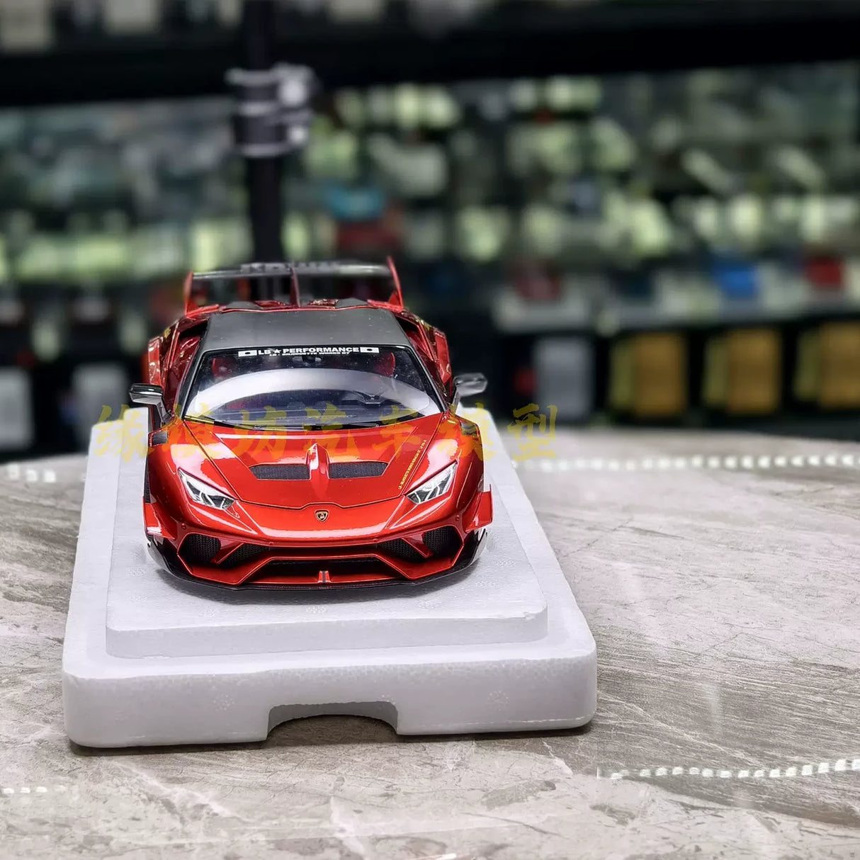 AutoArt Lamborghini 2011 Aventador LP700-4 LB ووركس ريد 1:18 – نموذج معدني قابل للجمع مصبوب.