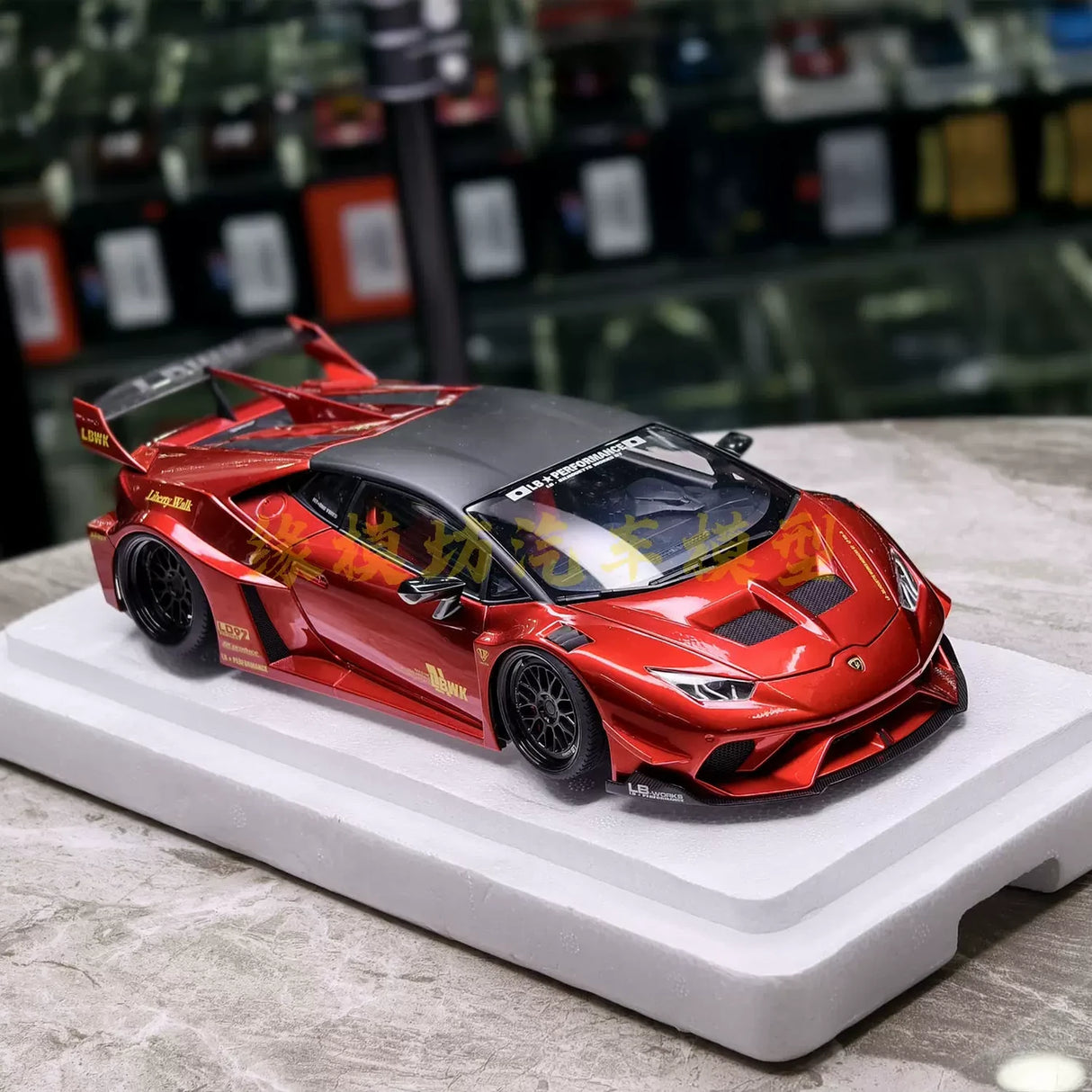 AutoArt Lamborghini 2011 Aventador LP700-4 LB ووركس ريد 1:18 – نموذج معدني قابل للجمع مصبوب.