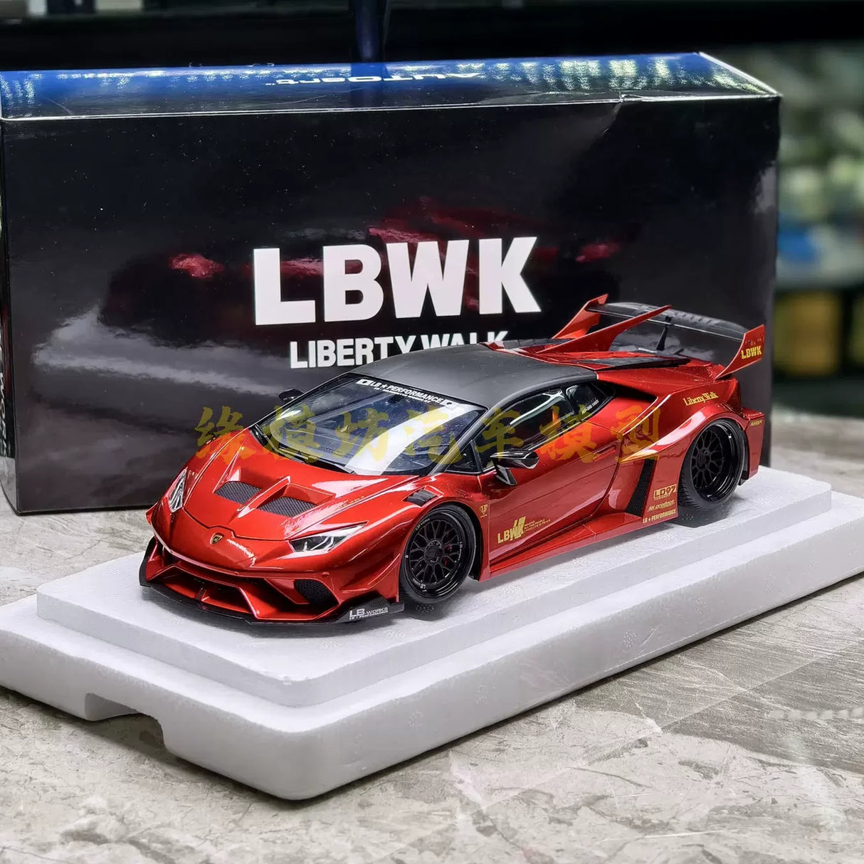 AutoArt Lamborghini 2011 Aventador LP700-4 LB ووركس ريد 1:18 – نموذج معدني قابل للجمع مصبوب.