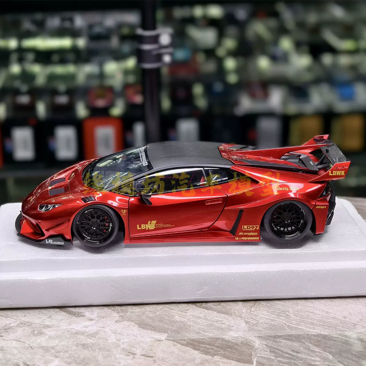 AutoArt Lamborghini 2011 Aventador LP700-4 LB ووركس ريد 1:18 – نموذج معدني قابل للجمع مصبوب.