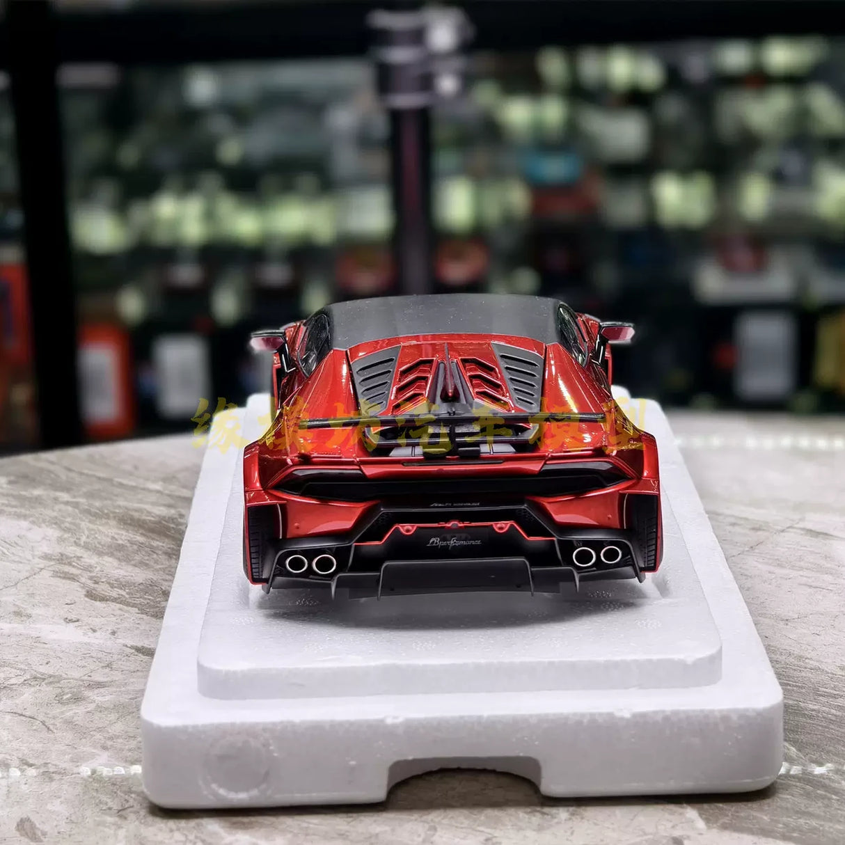 AutoArt Lamborghini 2011 Aventador LP700-4 LB ووركس ريد 1:18 – نموذج معدني قابل للجمع مصبوب.