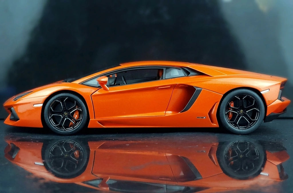 AutoArt Lamborghini 2011 Aventador LP700-4 Orange 1:18 – Modello da collezione pressofuso
