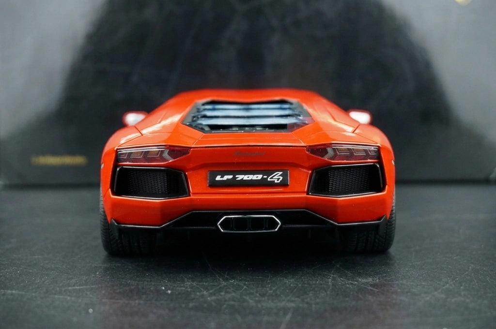 AutoArt Lamborghini 2011 Aventador LP700-4 Red 1:18 – Collectible Diecast Model Die-Cast