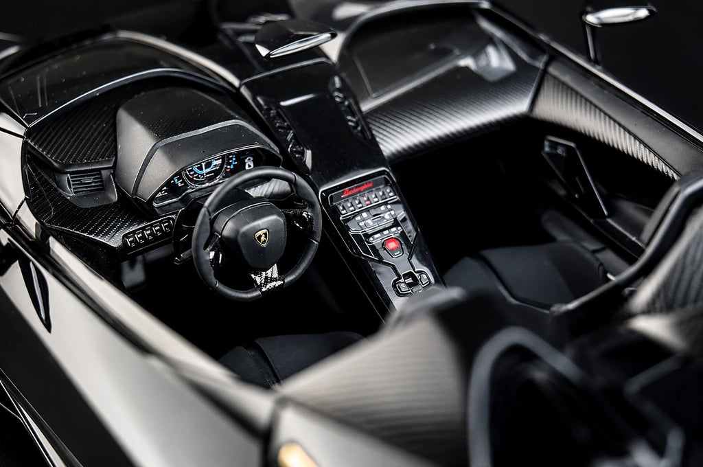 AutoArt Lamborghini 2012 Aventador J Black 1:18 – نموذج معدني قابل للجمع من القالب المصبوب