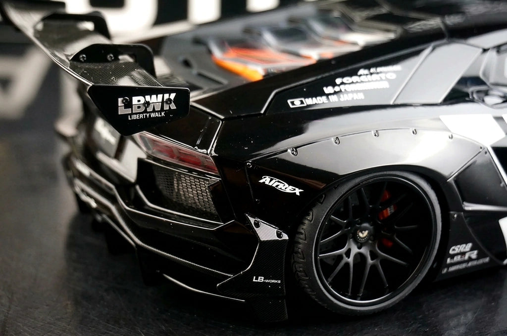 AutoArt Lamborghini 2012 Aventador LP700-4 LB-ووركس بلاك 1:18 – نموذج معدني قابل للجمع من القالب المصبوب