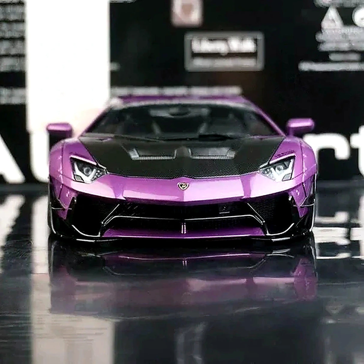 AutoArt Lamborghini 2012 Aventador LP700-4 LB-ووركس بنفسجي 1:18 – نموذج معدني قابل للجمع من القالب المصبوب