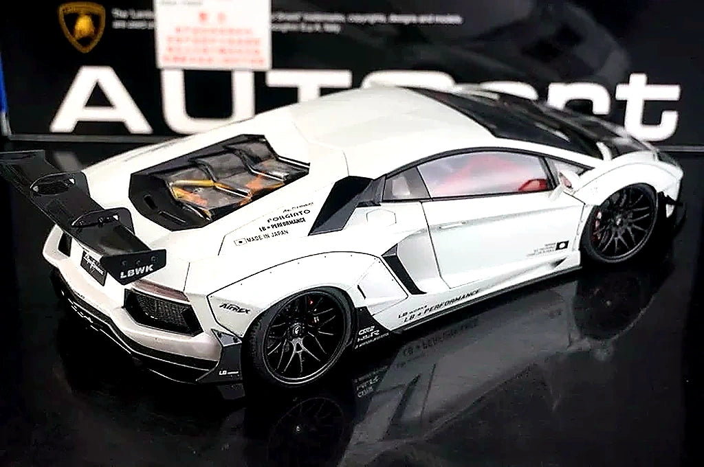 AutoArt Lamborghini 2012 Aventador LP700-4 LB-Works White 1:18 – Modello da collezione in metallo pressofuso
