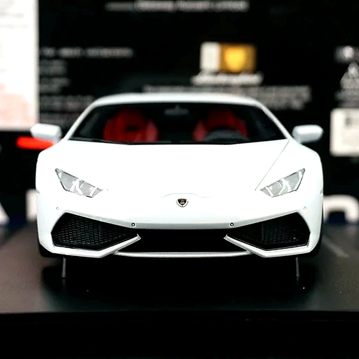 AutoArt Lamborghini 2014 هوراكان LP610-4 وايت 1:18 – نموذج معدني قابل للجمع من القالب المصبوب