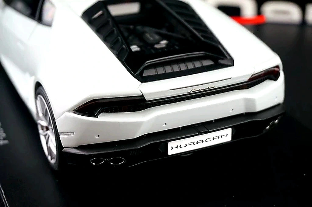 AutoArt Lamborghini 2014 هوراكان LP610-4 وايت 1:18 – نموذج معدني قابل للجمع من القالب المصبوب