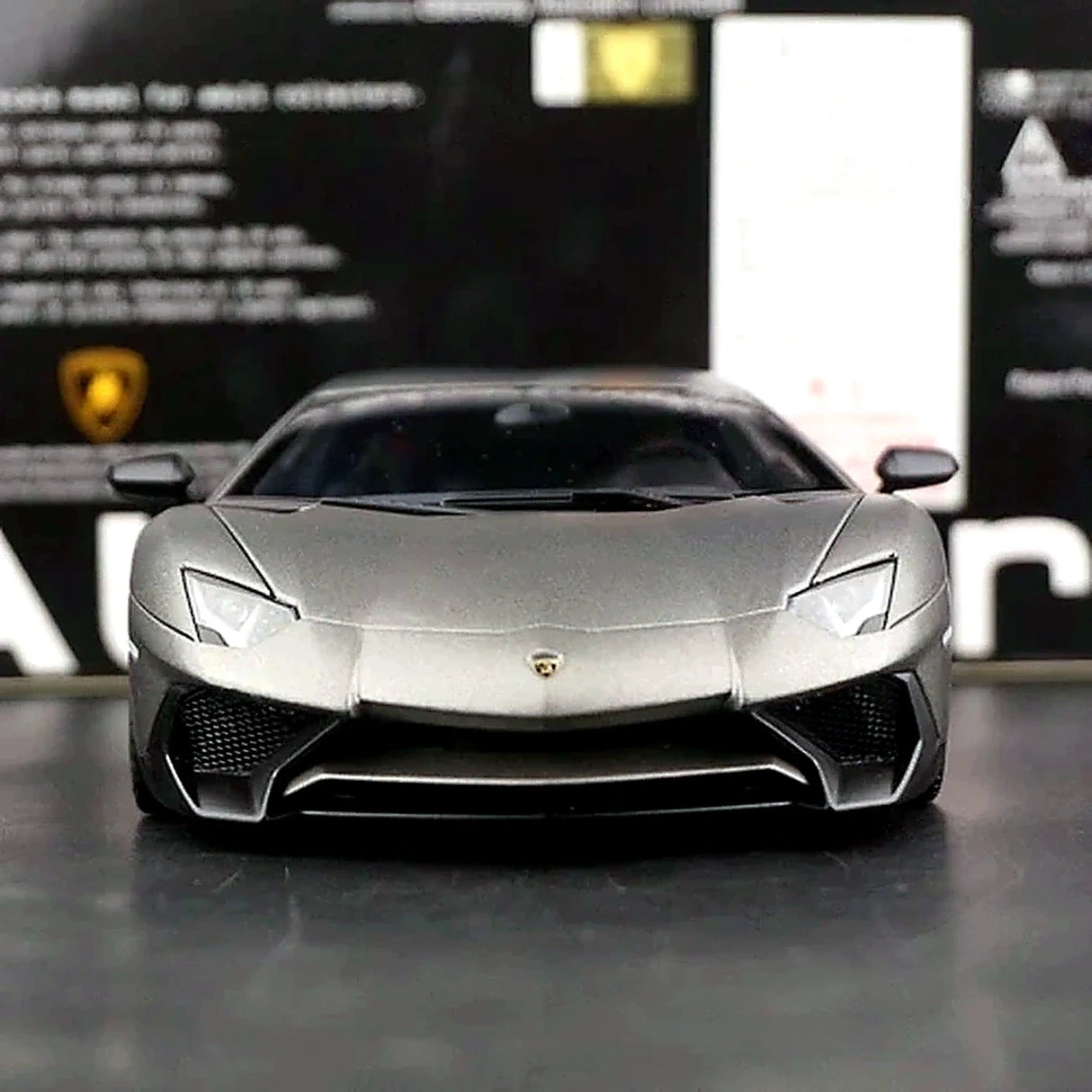 AutoArt Lamborghini 2015 Aventador LP750-4 SV Gray 1:18 – Modello da collezione pressofuso