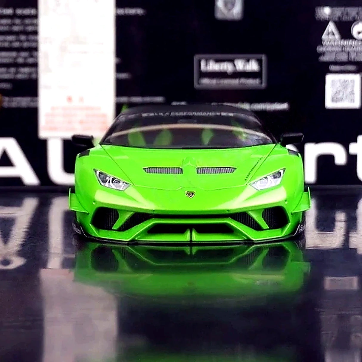 AutoArt Lamborghini 2015 هوراكان LP610-4 LB-ووركس جرين 1:18 – نموذج معدني قابل للجمع من القالب المصبوب