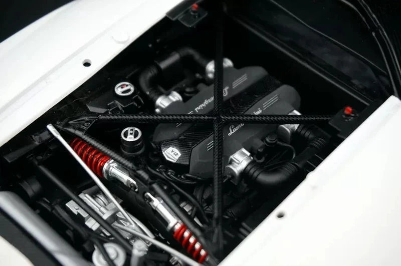 AutoArt Lamborghini 2016 سينتيناريو LP770-4 وايت 1:18 – نموذج معدني قابل للجمع مصبوب.