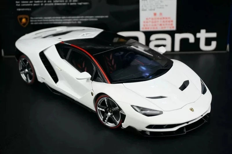 AutoArt Lamborghini 2016 سينتيناريو LP770-4 وايت 1:18 – نموذج معدني قابل للجمع مصبوب.