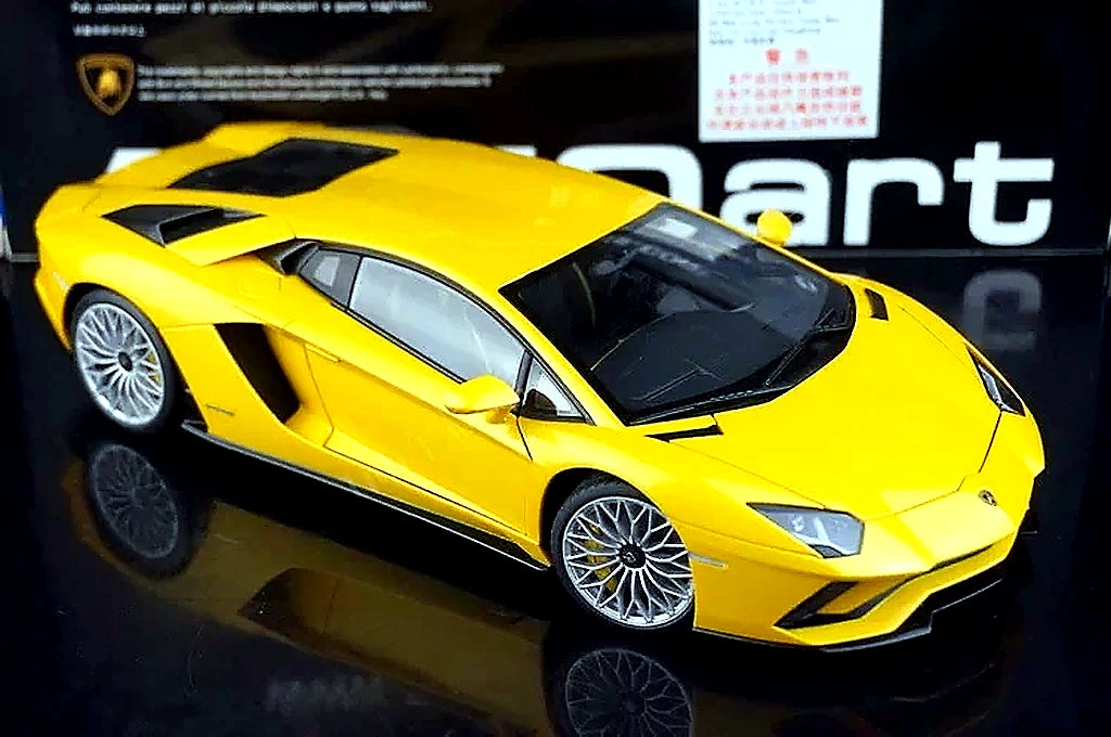 AutoArt Lamborghini 2017 Aventador S LP740-4 Yellow 1:18 – Collectible Diecast Model Die-Cast