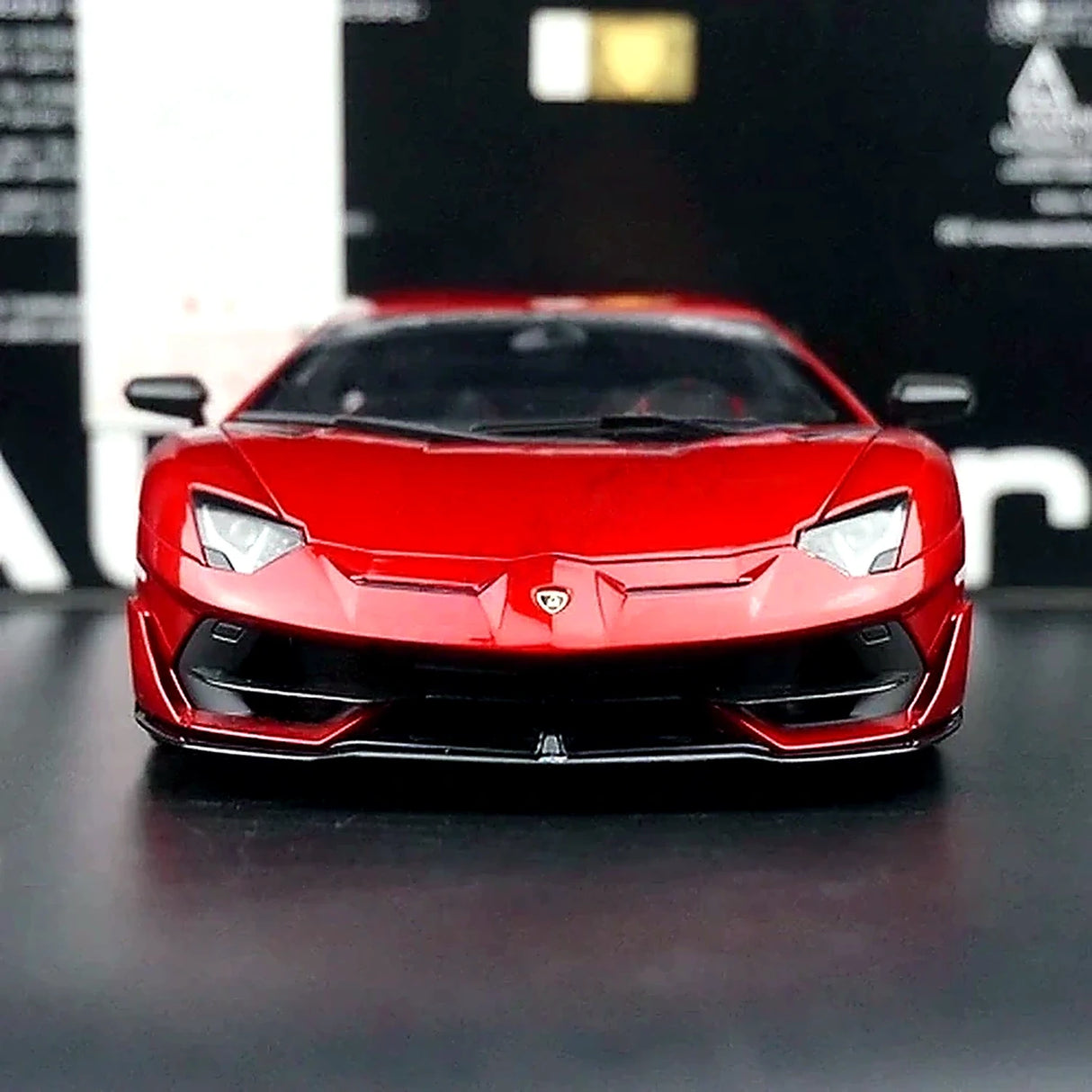AutoArt Lamborghini 2018 Aventador SVJ بورغوندي 1:18 – نموذج معدني قابل للجمع من القالب المصبوب