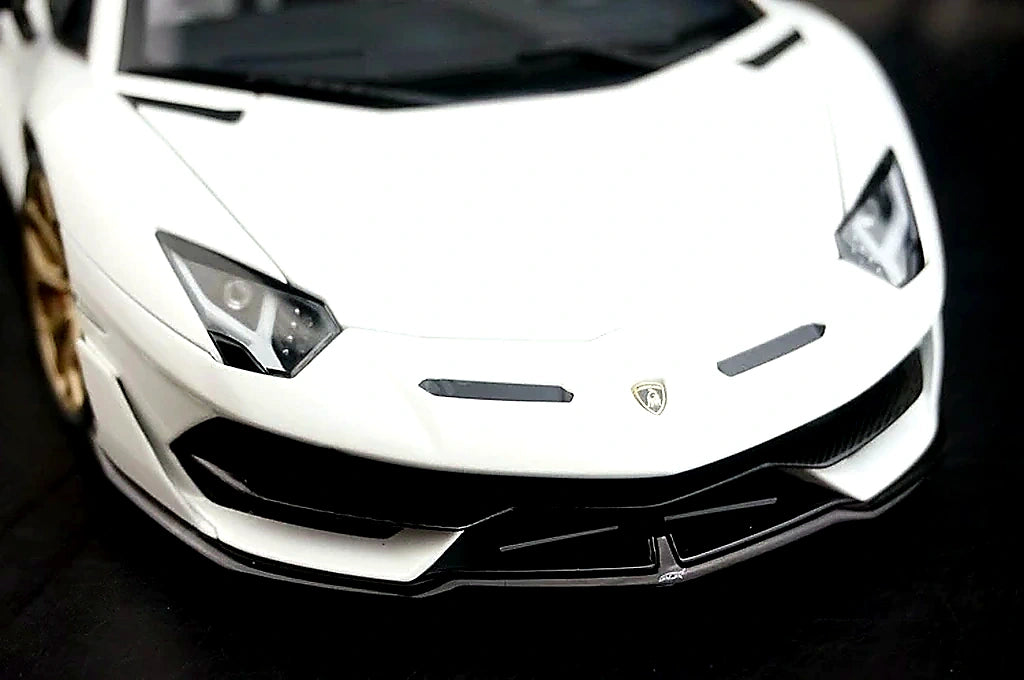 AutoArt Lamborghini 2018 Aventador SVJ White 1:18 – Collectible Diecast Model Die-Cast