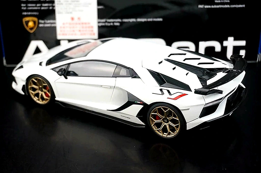 AutoArt Lamborghini 2018 Aventador SVJ White 1:18 – Collectible Diecast Model Die-Cast