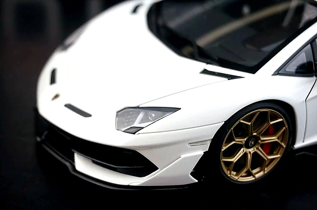 AutoArt Lamborghini 2018 Aventador SVJ White 1:18 – Collectible Diecast Model Die-Cast