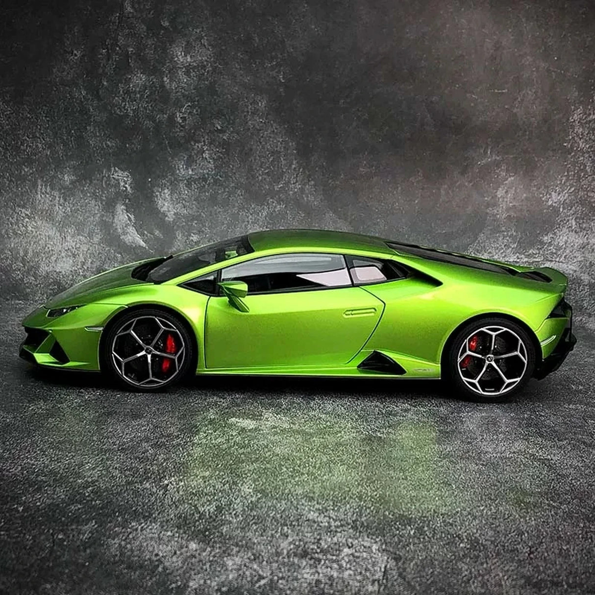 AutoArt Lamborghini 2019 Huracan EVO Green 1:18 – Collectible Diecast Model Die-Cast