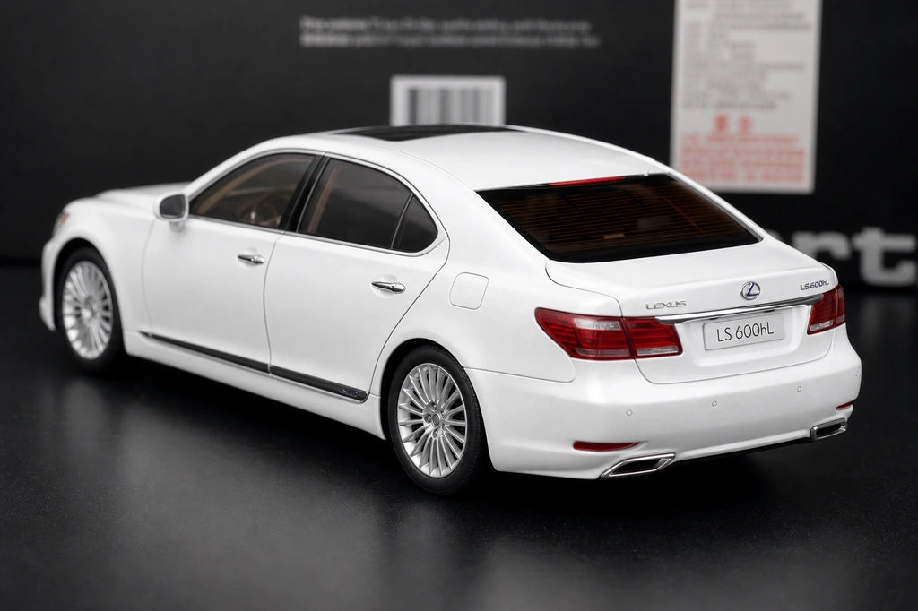 AutoArt Lexus 2007 LS600hL White 1:18 – Modello da collezione in metallo pressofuso