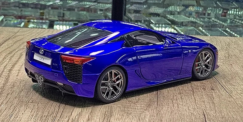 AutoArt Lexus 2010 LFA بلو 1:18 – نموذج معدني قابل للجمع من القالب المصبوب