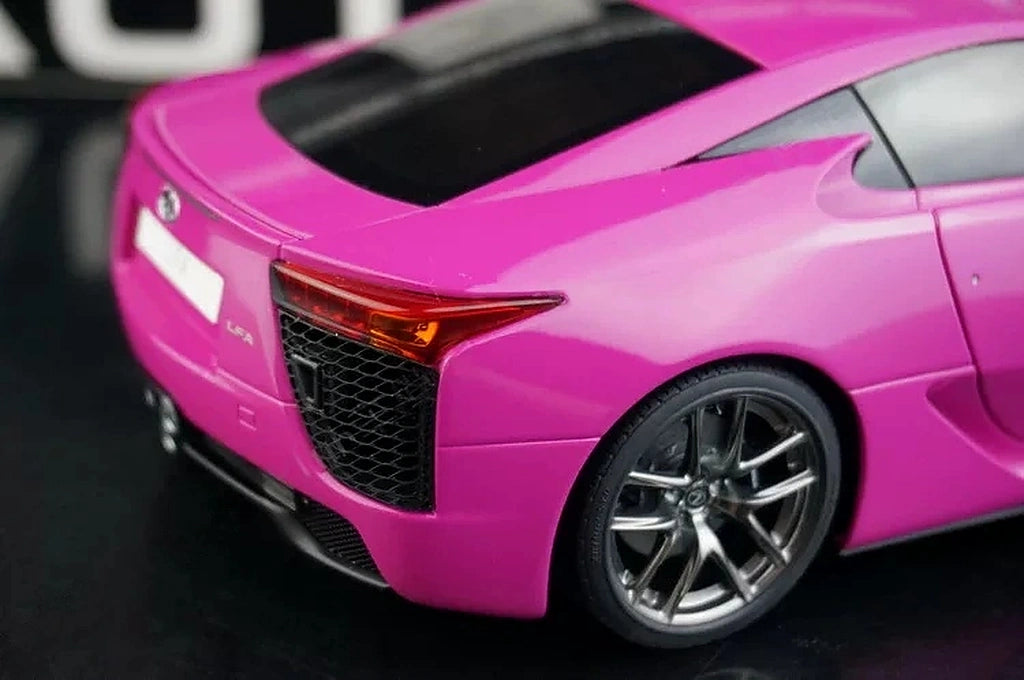 AutoArt Lexus 2010 LFA Pink 1:18 – Modello da collezione in pressofusione