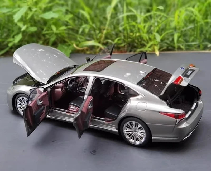 AutoArt Lexus 2017 LS 500h Silver 1:18 – Collectible Diecast Model Die-Cast