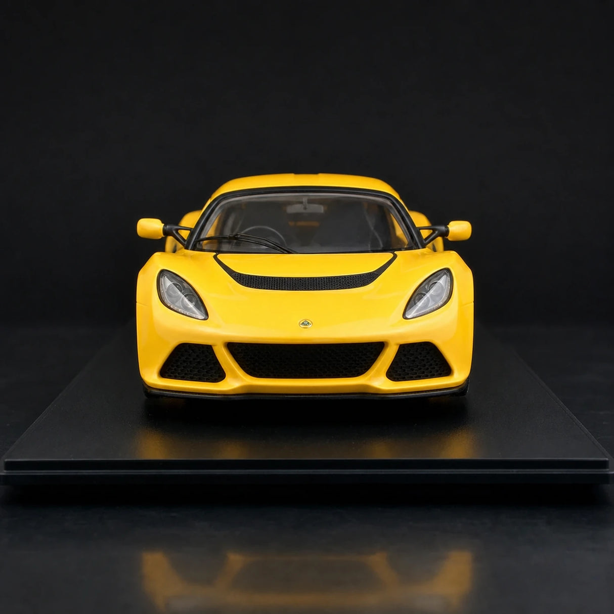 AutoArt Lotus 2006 Exige S Yellow 1:18 – نموذج معدني قابل للجمع من القالب المصبوب