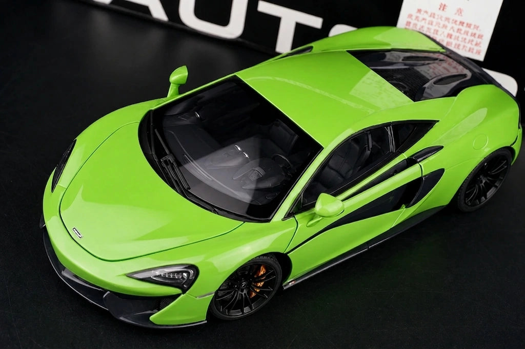 AutoArt McLaren 2015 570S Green 1:18 – نموذج معدني قابل للجمع من القالب المصبوب