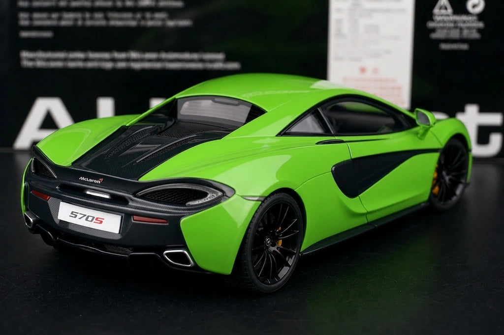 AutoArt McLaren 2015 570S Green 1:18 – نموذج معدني قابل للجمع من القالب المصبوب