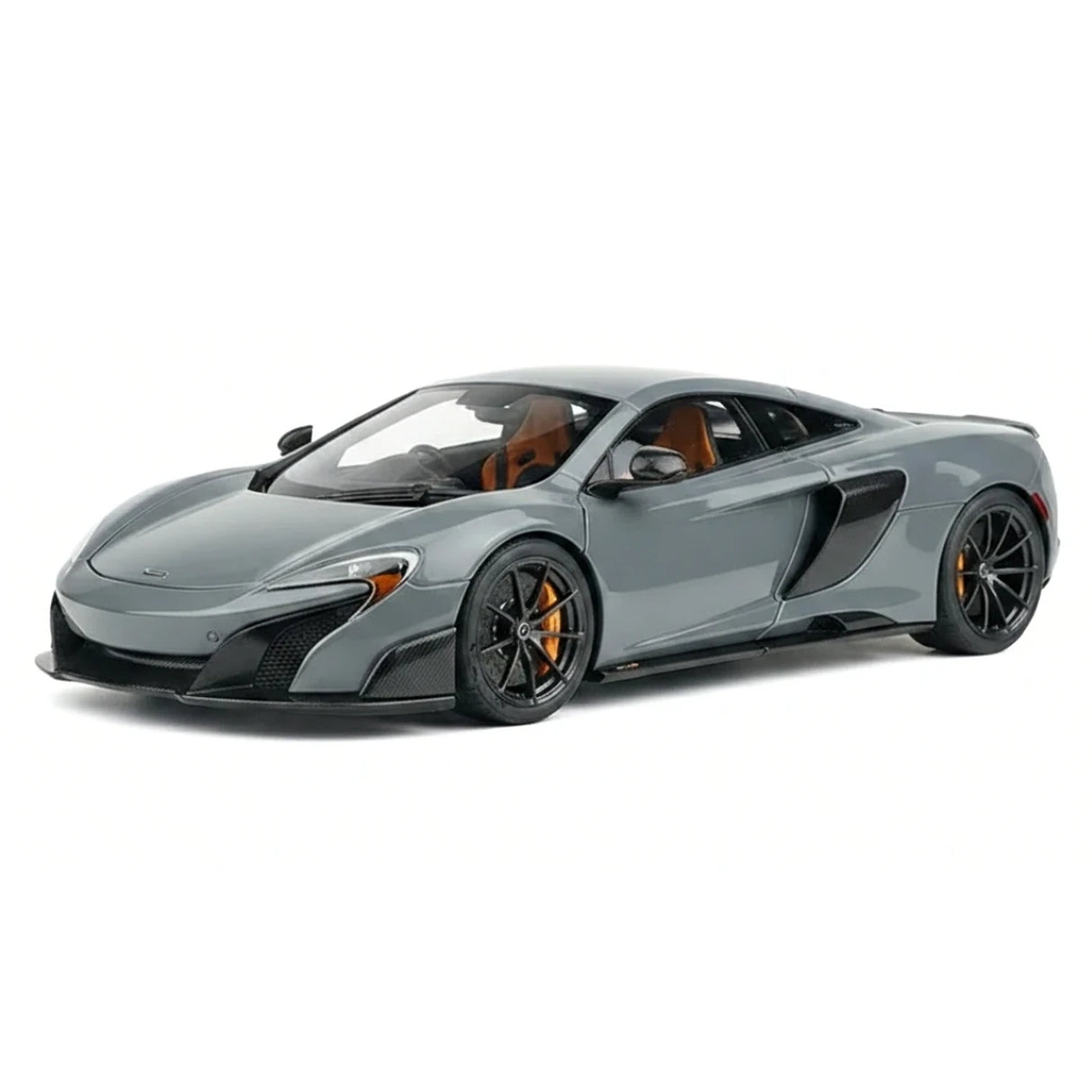 AutoArt McLaren 2015 675LT رمادي 1:18 – نموذج معدني قابل للجمع من القالب المصبوب