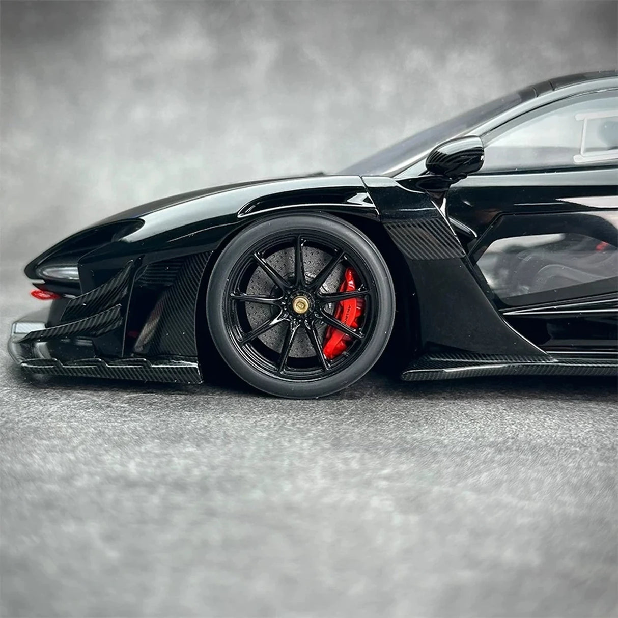 AutoArt McLaren 2019 Senna GTR Black 1:18 – Collectible Diecast Model Die-Cast