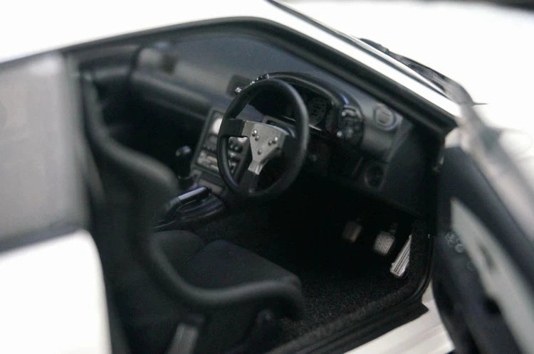 AutoArt Nissan 1991 Skyline GT-R R32 Wangan Midnight White 1:18 – Modello da collezione in pressofusione