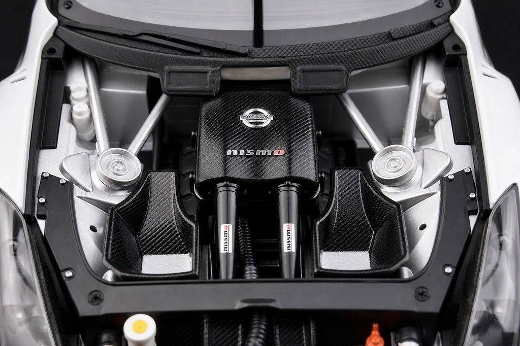 Nissan 2010 GT-R R35 FIA GT1 #23 1:18 modello da collezione pressofuso di AutoArt - vista 10