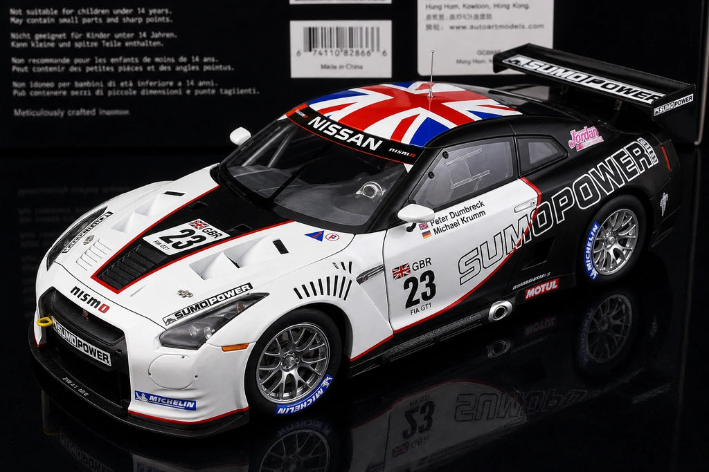 Nissan 2010 GT-R R35 FIA GT1 #23 1:18 modello da collezione pressofuso di AutoArt - vista 2