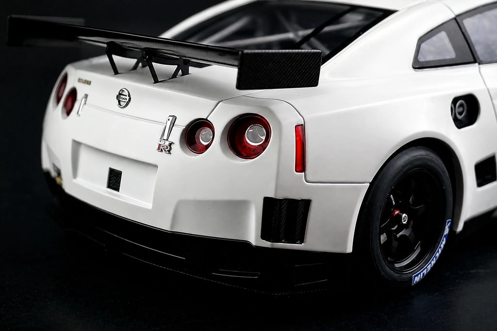 AutoArt Nissan 2010 GT-R R35 GT1 Off White 1:18 – Modello Pressofuso da collezione