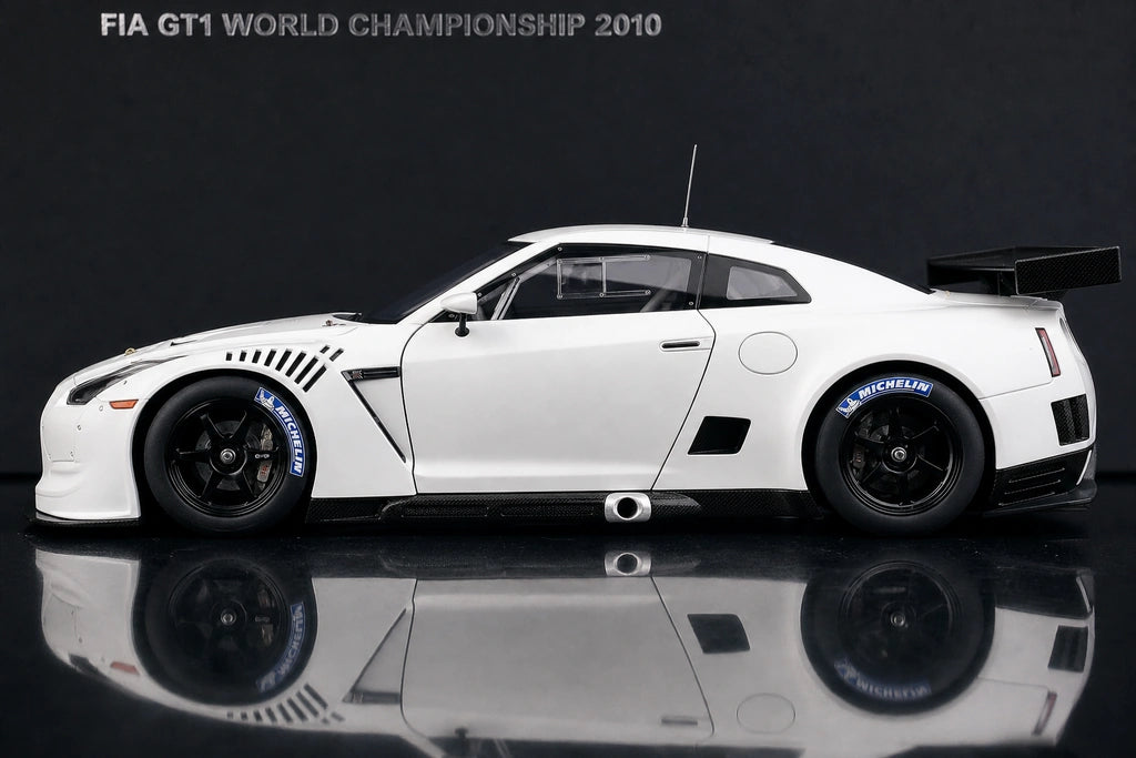 AutoArt Nissan 2010 GT-R R35 GT1 Off White 1:18 – Modello Pressofuso da collezione