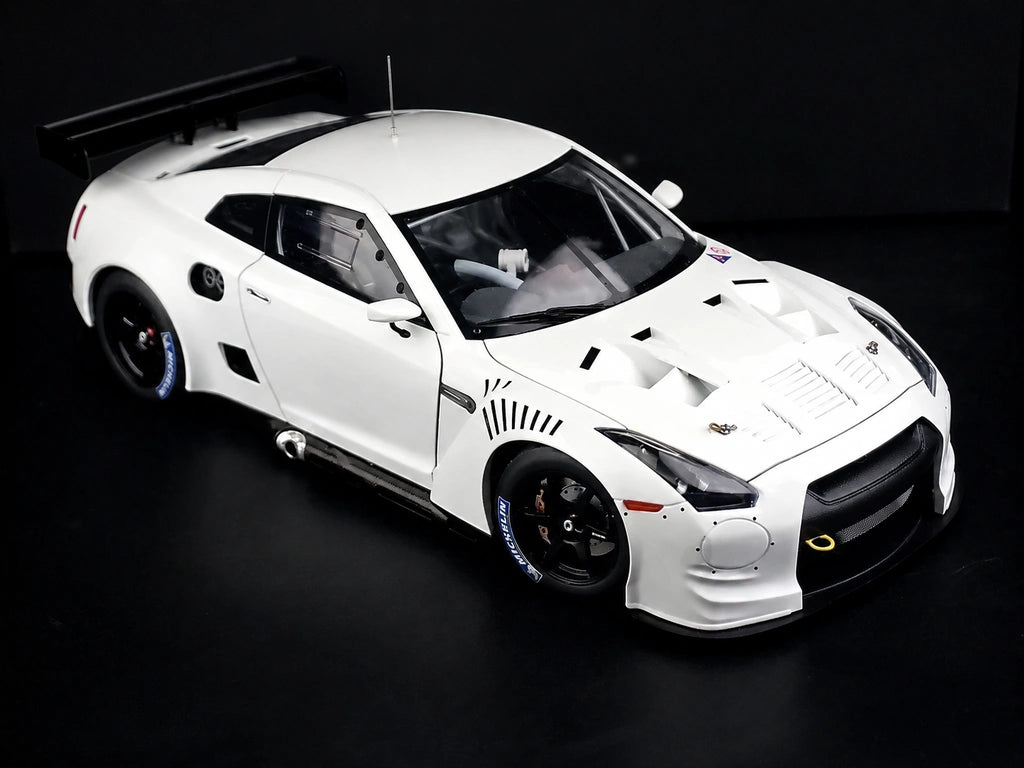 AutoArt Nissan 2010 GT-R R35 GT1 Off White 1:18 – Modello Pressofuso da collezione