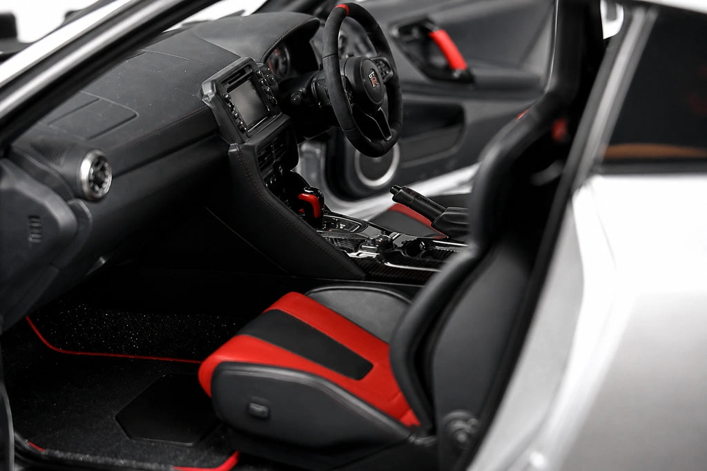 AutoArt Nissan 2017 GT-R R35 Nismo Silver 1:18 – Modello da collezione pressofuso