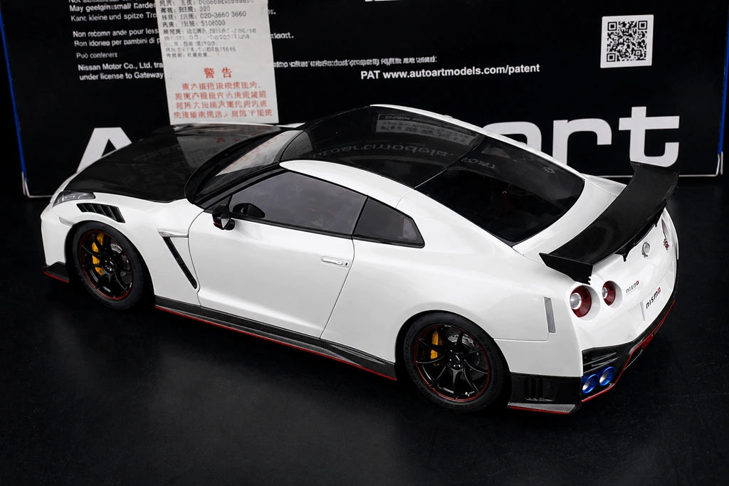 AutoArt Nissan 2017 GT-R R35 Nismo White 1:18 – Modello da collezione pressofuso