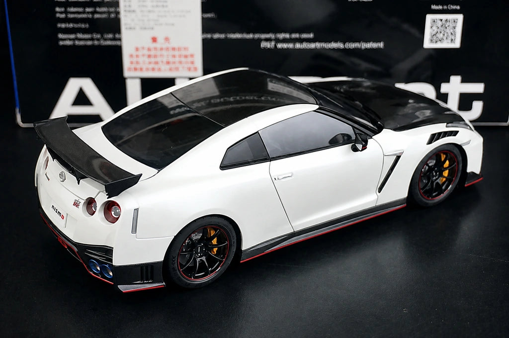AutoArt Nissan 2017 GT-R R35 Nismo White 1:18 – Modello da collezione pressofuso