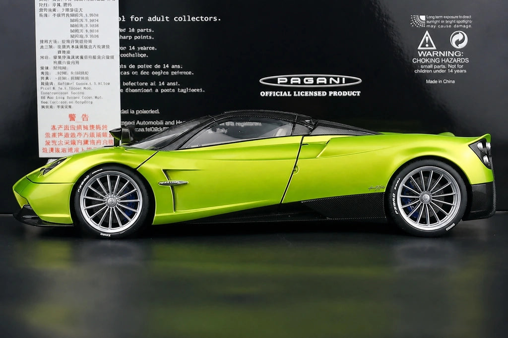 AutoArt Pagani 2017 Huayra Roadster جرين 1:18 – نموذج معدني قابل للجمع
