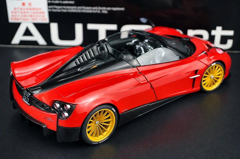 AutoArt Pagani 2017 Huayra Roadster Red 1:18 – Modello da collezione in metallo pressofuso