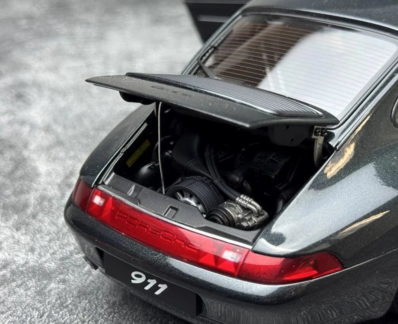 AutoArt Porsche 1995 911 993 Carrera 1:18 – Collectible Diecast Model Die-Cast