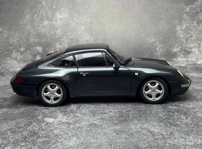 AutoArt Porsche 1995 911 993 Carrera 1:18 – Collectible Diecast Model Die-Cast