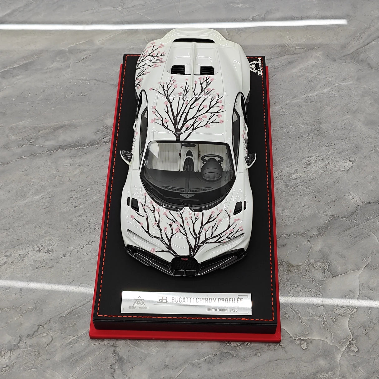 BBA Bugatti 2022 Chiron Profilee Sakura White 1:18 – keräilyhartsimalli