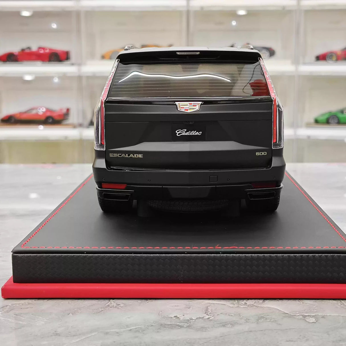 BBA Cadillac 2021 Escalade Black 1:18 – kolekcjonerski model żywicy